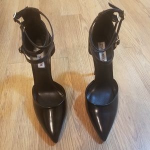 Black Leather Steve Madden heel